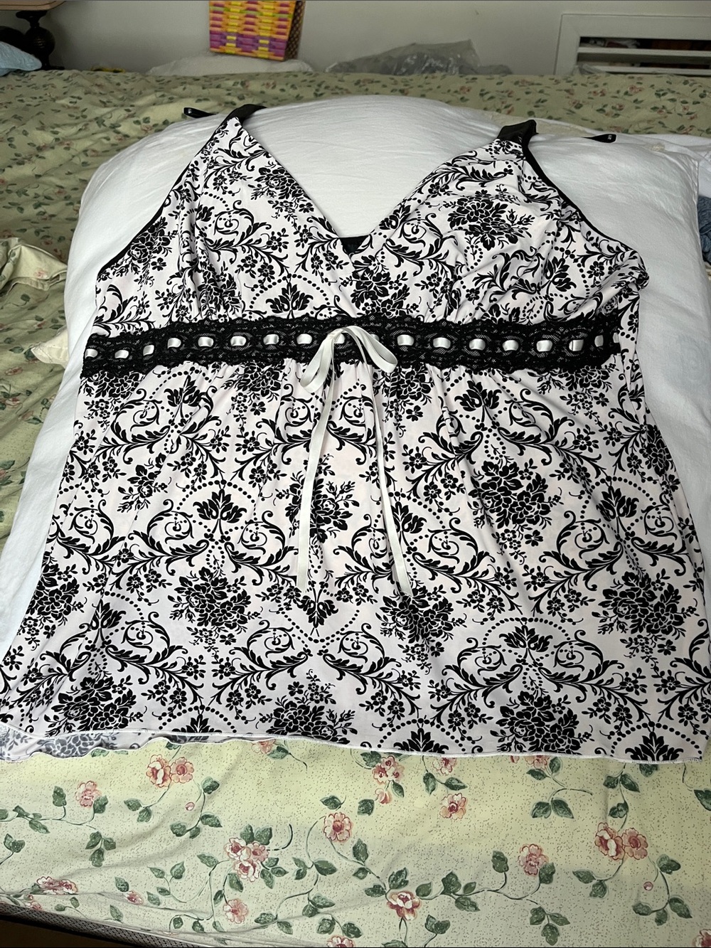 Studio Black and White Floral Lace-Trim V-Neck Camisole